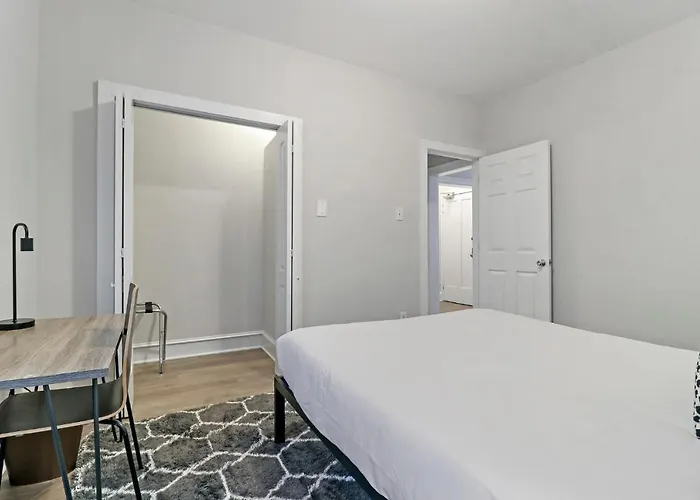 Warm & Lovely 2br Close To Dining & Shops - Touhy 1s Chicago