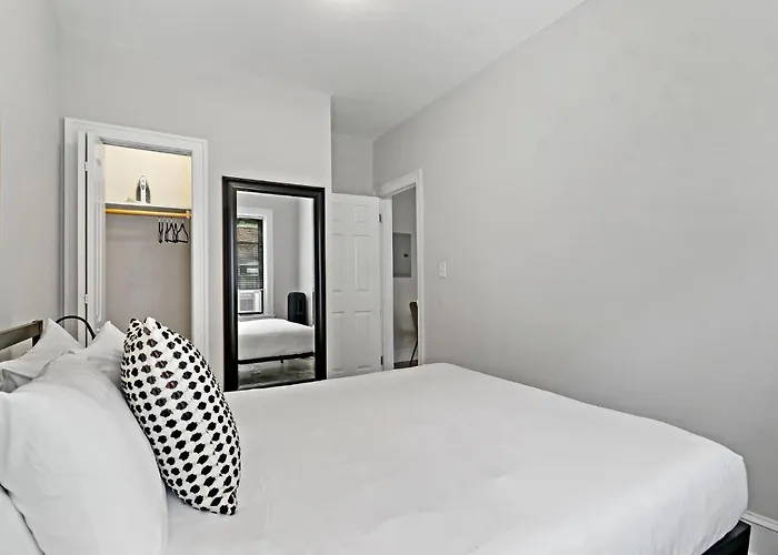 Warm & Lovely 2br Close To Dining & Shops - Touhy 1s * Chicago